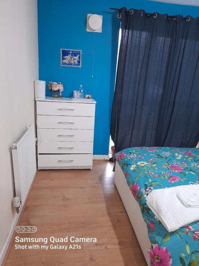 Beautiful 1 Bedroom Ground Floor With Shared Bathroom London Exterior foto
